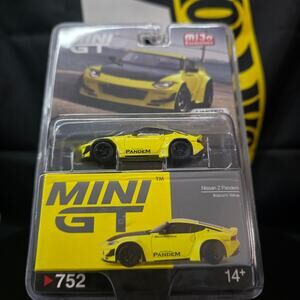 Mini GT 1/64 Nissan Z Pandem Ikazuchi Yellow #752 MiJo